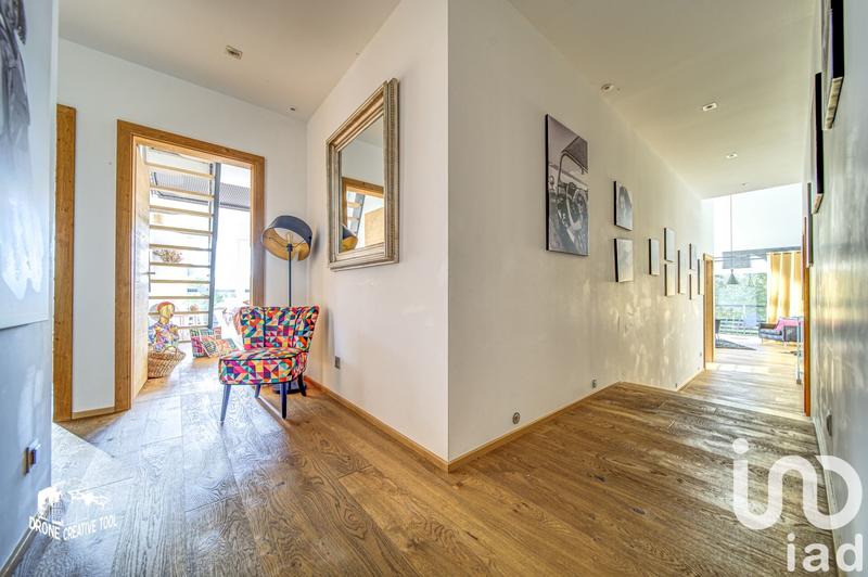 Maison - 340 m² - 8 pièces