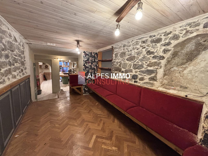 Local commercial - 135 m² - 3 pièces