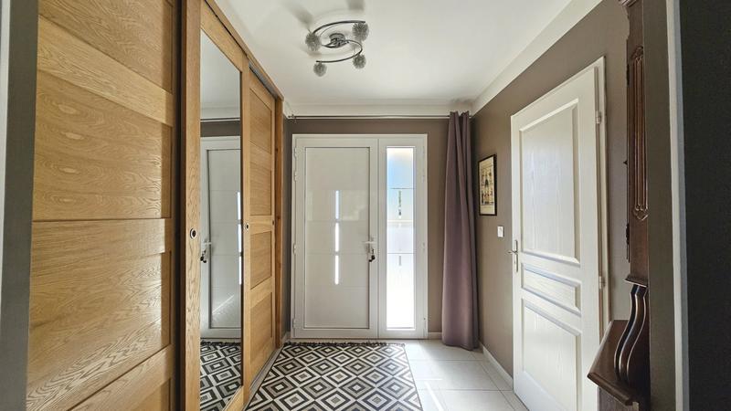 Villa - 196 m² - 6 pièces