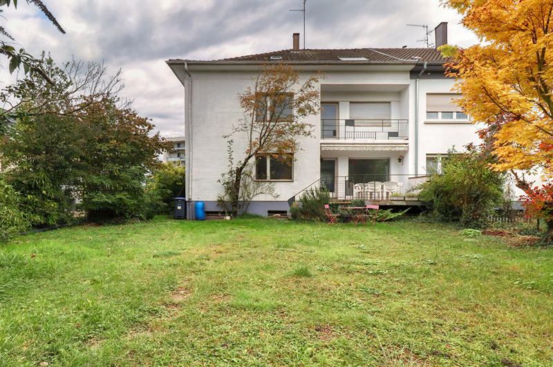 Maison - 256 m² - 9 pièces