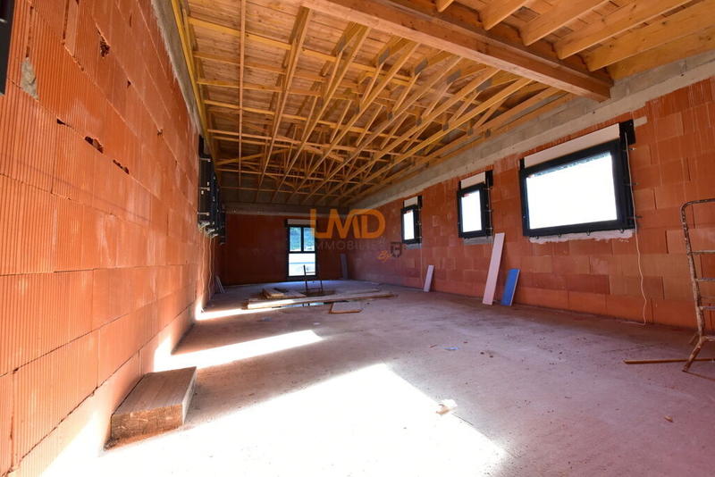 Maison - 196 m² - 5 pièces