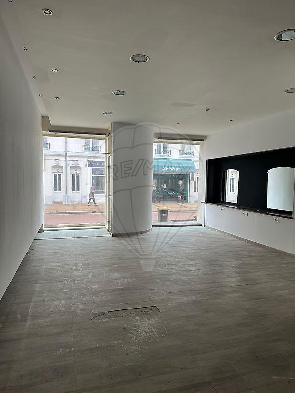 Local commercial - 276 m² - 3 pièces