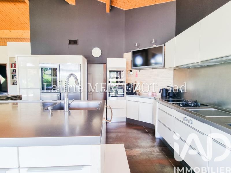 Maison - 260 m² - 7 pièces