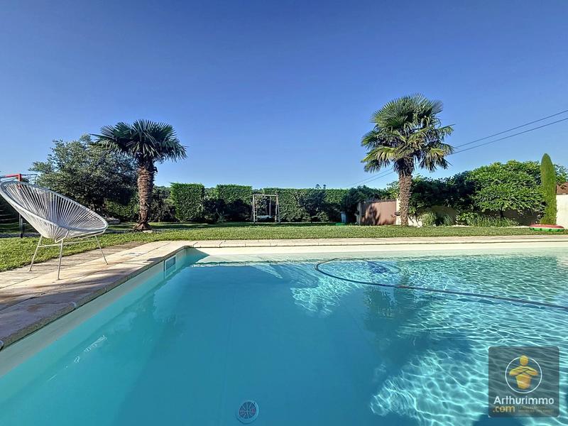 Maison - 210 m² - 6 pièces