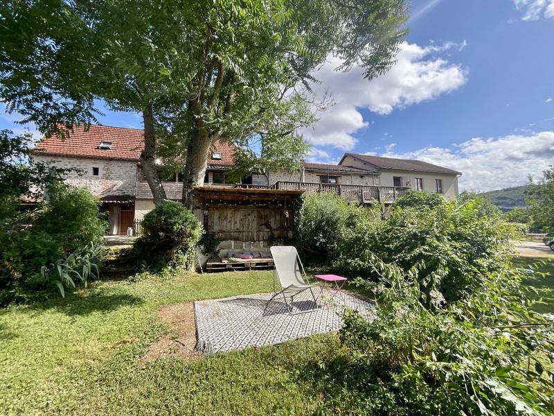 Maison - 430 m² - 16 pièces