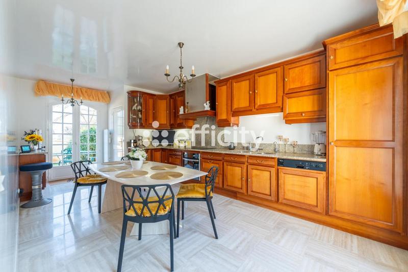 Maison - 193 m² - 7 pièces