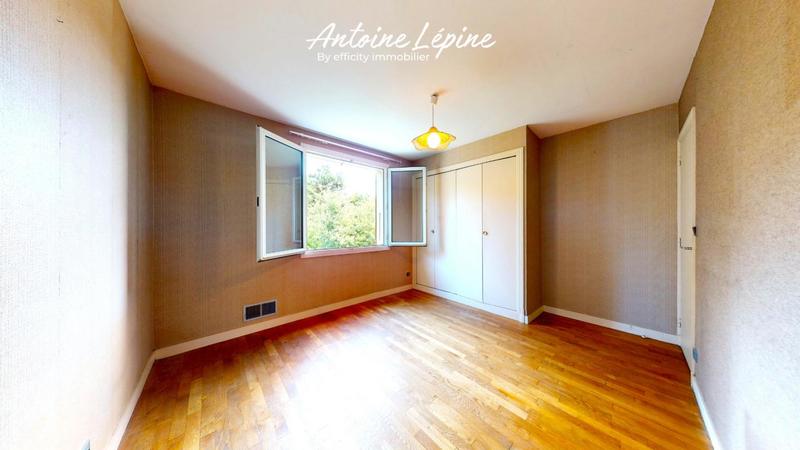 Maison - 182 m² - 9 pièces