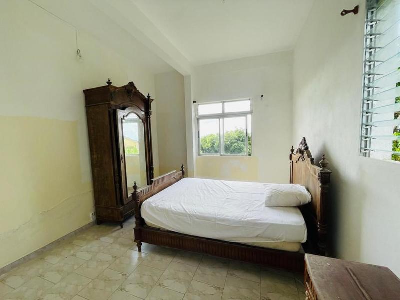 Maison - 360 m² - 10 pièces