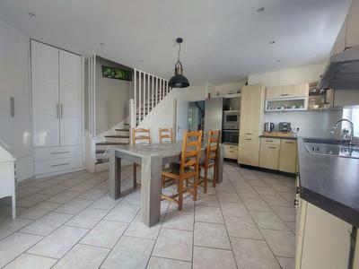 Maison - 197 m² - 8 pièces