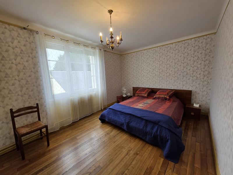 Maison - 245 m² - 9 pièces