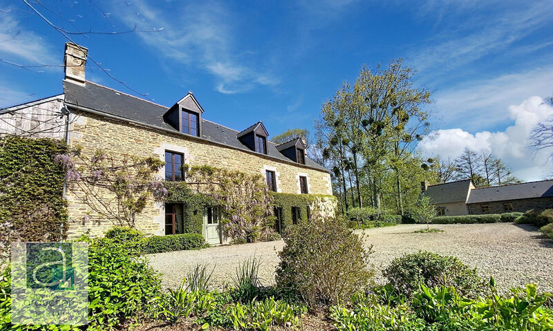 Maison - 342 m² - 7 pièces