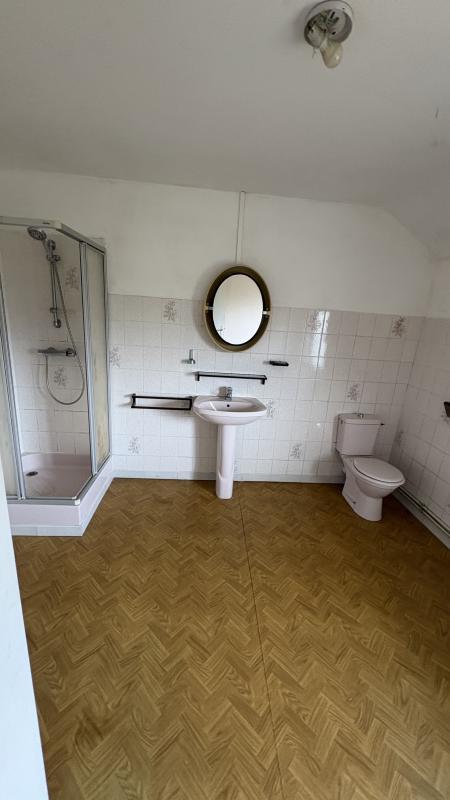 Maison - 166 m² - 8 pièces