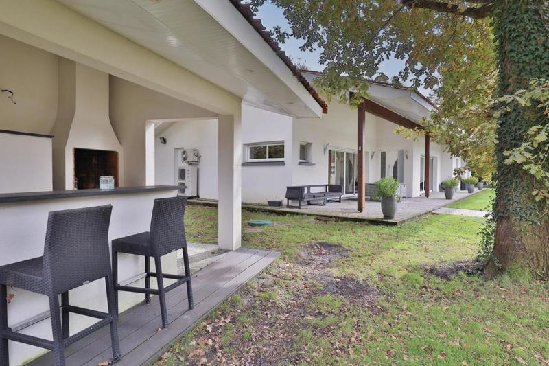 Propriété - 180 m² - 6 pièces