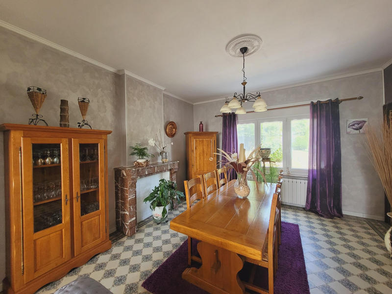 Maison - 209 m² - 8 pièces