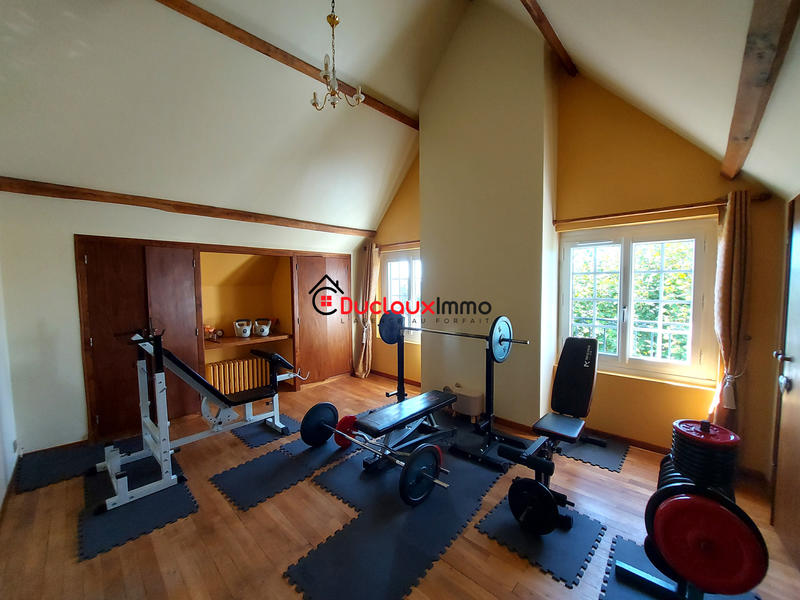 Maison - 250 m² - 11 pièces