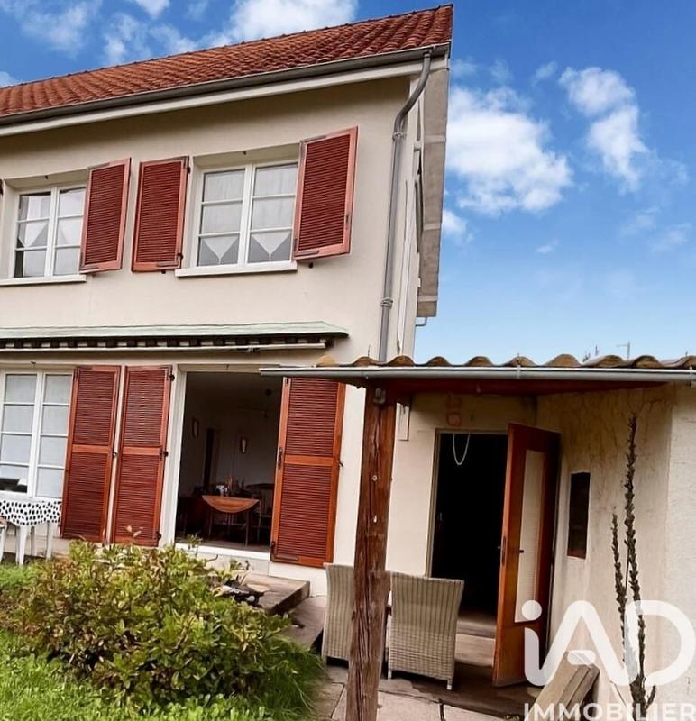 Maison - 92 m² - 6 pièces