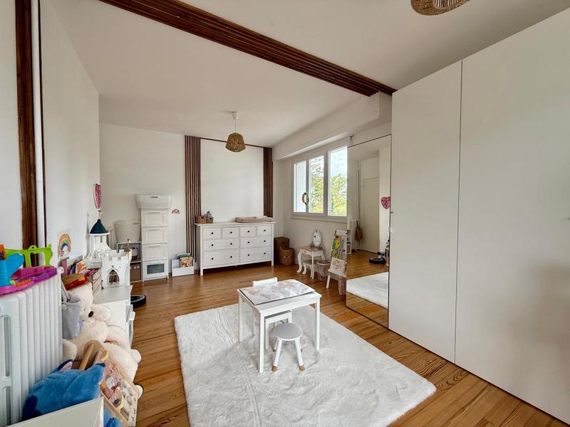 Appartement - 94 m² - 4 pièces