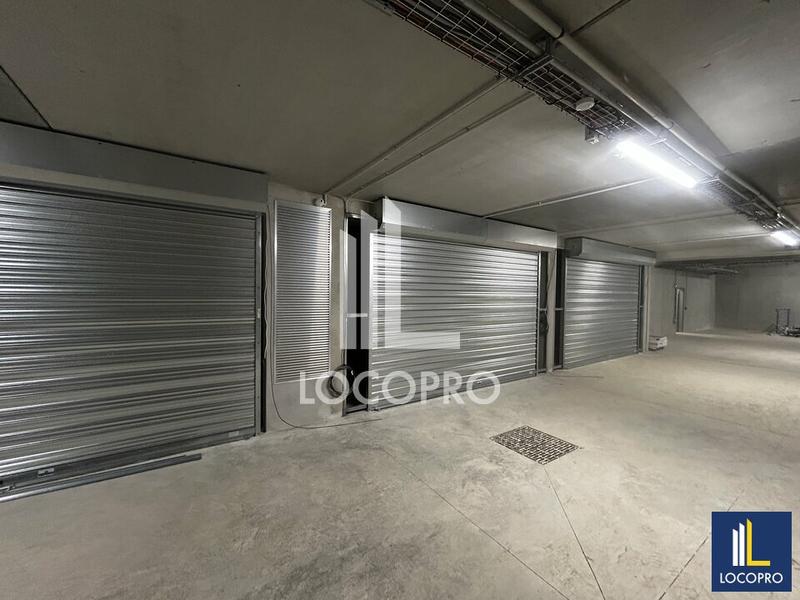 Local d'activité / Entrepôt - 2 875 m²