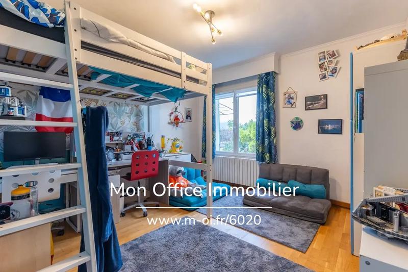 Maison - 180 m² - 7 pièces