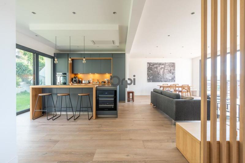 Maison - 165 m² - 5 pièces