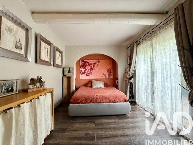 Maison - 210 m² - 7 pièces