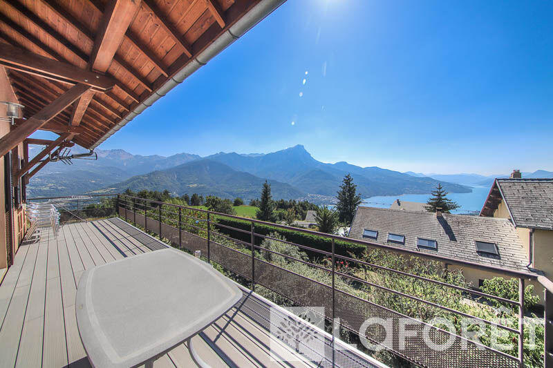 Maison - 150 m² - 7 pièces