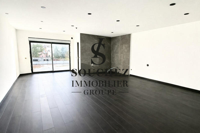 Maison - 168 m² - 6 pièces