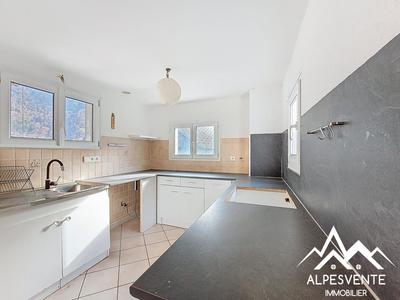 Appartement - 97 m² - 4 pièces