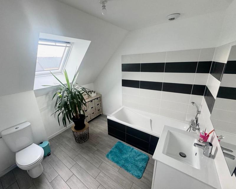 Maison - 98 m² - 4 pièces