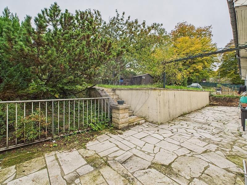 Maison - 230 m² - 8 pièces