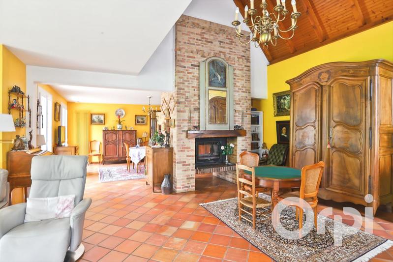 Maison - 223 m² - 7 pièces