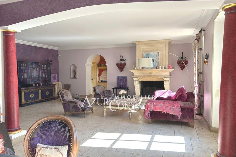Maison - 277 m² - 7 pièces