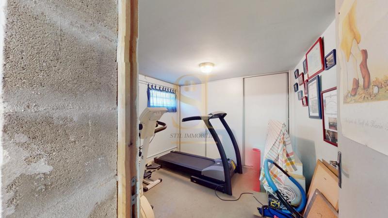 Maison - 180 m² - 8 pièces