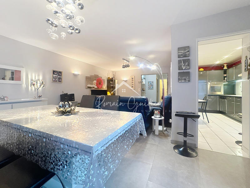 Maison - 92 m² - 4 pièces