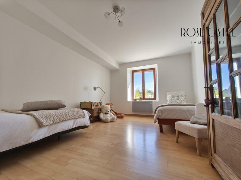 Maison - 200 m² - 7 pièces