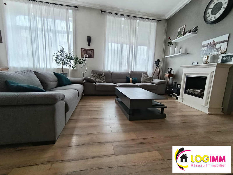 Maison - 203 m² - 10 pièces