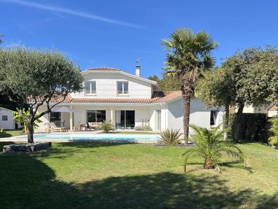 Maison - 172 m² - 5 pièces