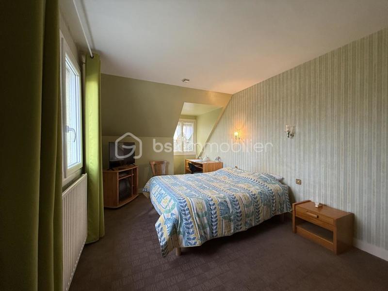 Propriété - 260 m² - 8 pièces