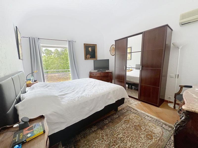 Maison - 245 m² - 6 pièces