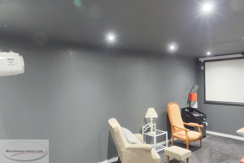 Demeure - 235 m² - 8 pièces