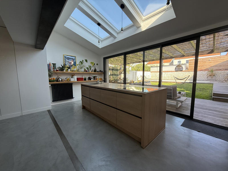 Maison - 181 m² - 6 pièces