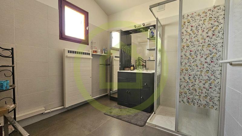 Maison - 200 m² - 8 pièces