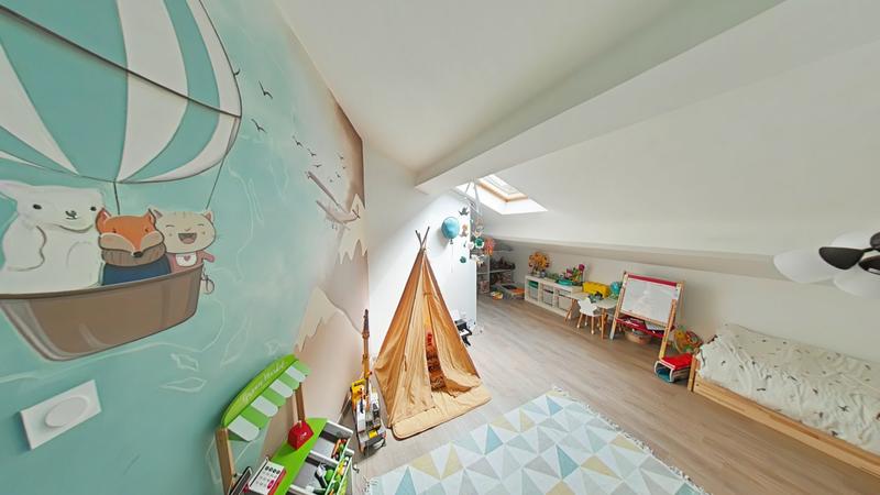 Loft - 121 m² - 5 pièces