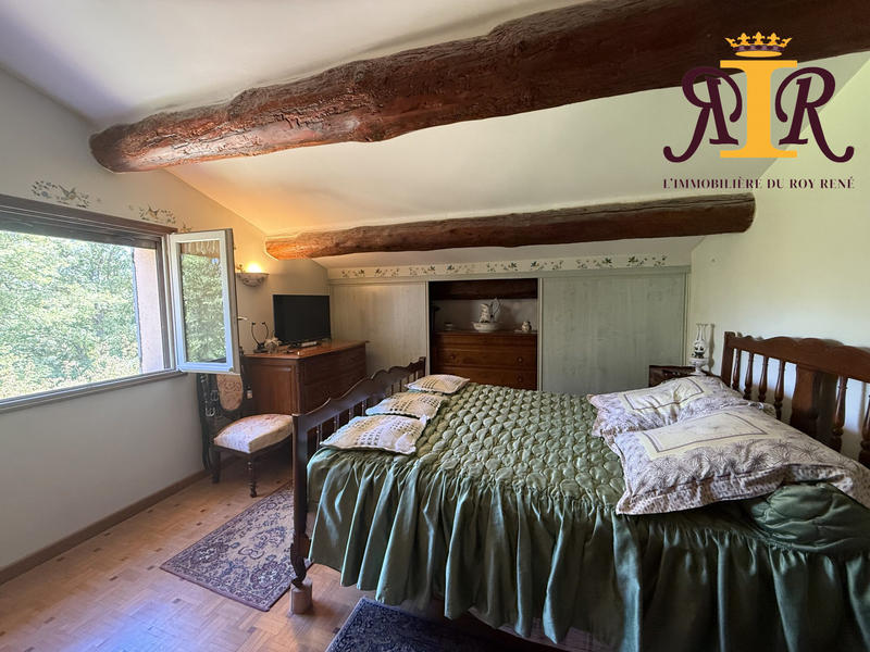 Maison traditionnelle - 169 m² - 7 pièces