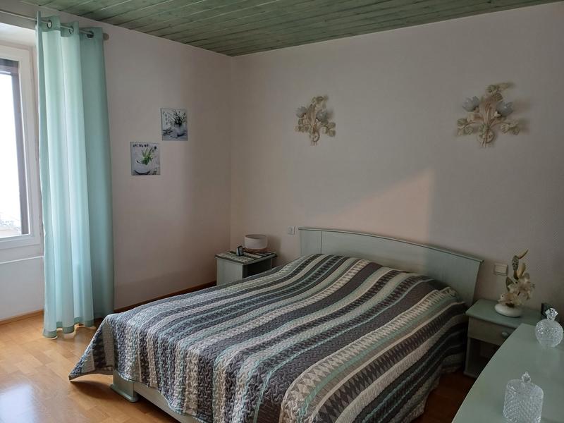 Maison - 339 m² - 15 pièces