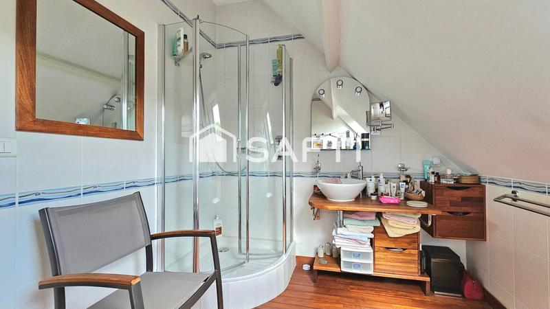 Maison - 182 m² - 8 pièces