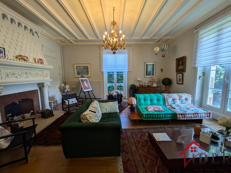 Villa - 270 m² - 12 pièces