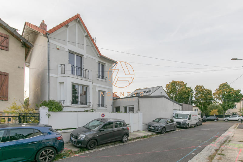 Maison - 276 m² - 8 pièces