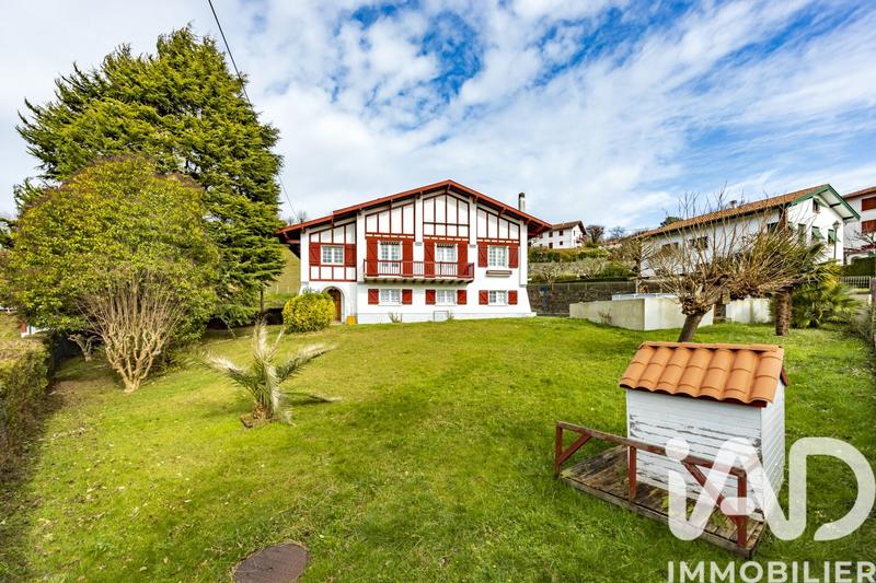 Maison - 160 m² - 6 pièces