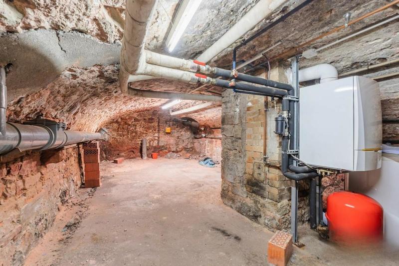 Maison - 183 m² - 7 pièces